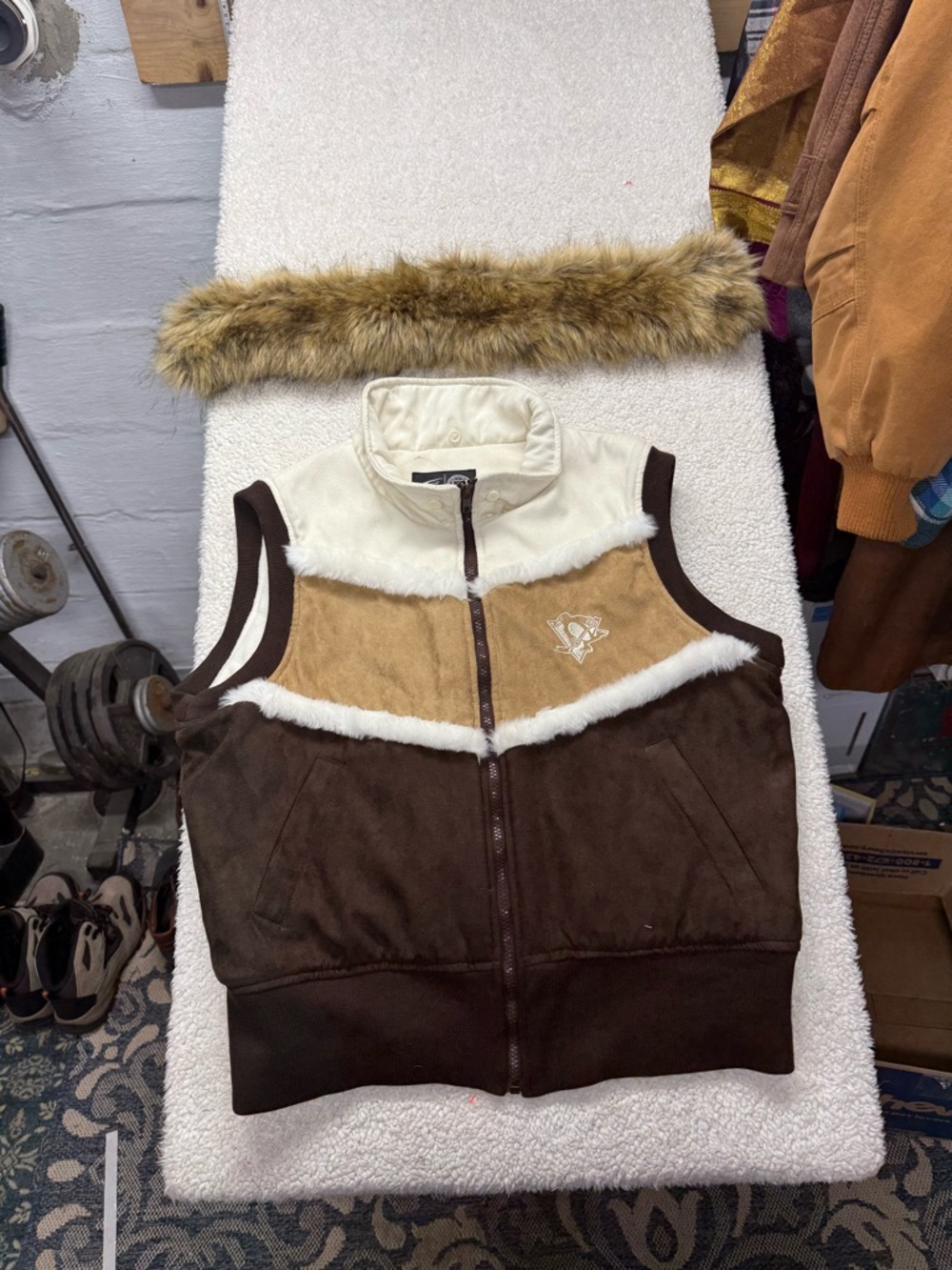 penguins hockey NHL women XL BrownCream Faux Shearling Zip Vest remove fur col